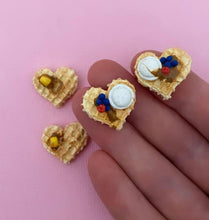 Load image into Gallery viewer, Waffle studs