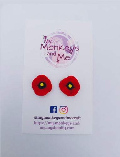 Medium poppy studs