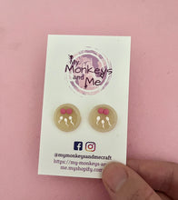 Load image into Gallery viewer, Petri dish and test tube IVF earrings