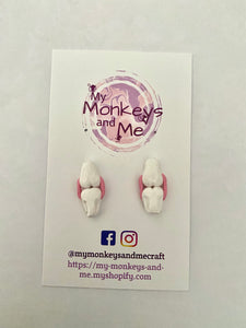 Knee joint studs